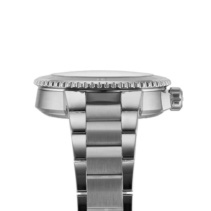 Zijaanzicht van de Oris Artelier Bracenet Dameshorloge 36,5mm met roestvrijstalen schakelband en geribbelde lunette. Luxe Swiss Made dameshorloge.