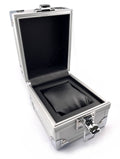 Luxe zilverkleurige horlogedoos met zwart interieur voor TW Steel CS111 Canteen Herenhorloge 45 mm, ideaal voor stijlvolle presentatie en bescherming.