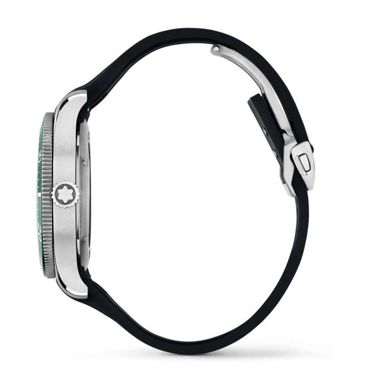 Zijaanzicht van de Montblanc 1858 Iced Sea Automatic Date ref: 129765 Herenhorloge 41mm met zwarte rubberen band en roestvrijstalen kast. Luxe Swiss Made duikhorloge met automatisch uurwerk.