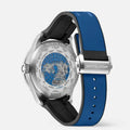 Montblanc 1858 GMT Automatic ref: 129617 herenhorloge 42mm met blauwe rubberen band en transparante achterzijde met wereldkaartgravure.