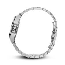 Zijaanzicht van Victorinox Dameshorloge 32mm I.N.O.X. Small met roestvrijstalen band en Zwitsers precisie-uurwerk. Elegant en duurzaam ontwerp.