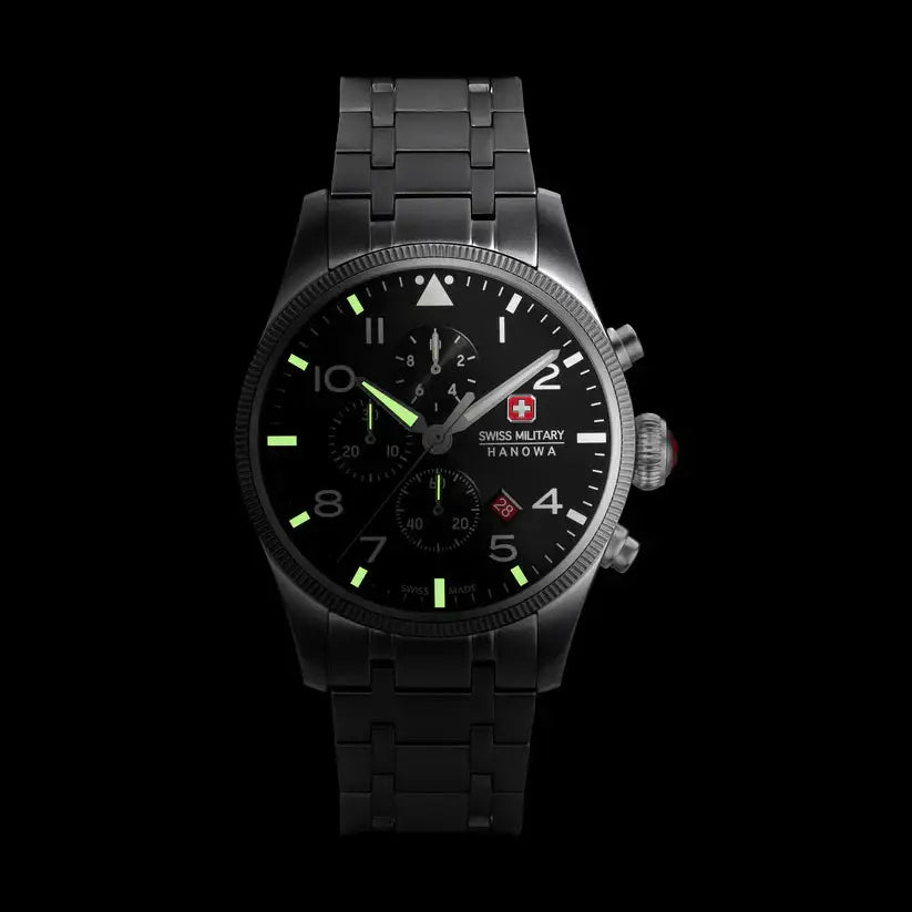 Swiss Military Hanowa SMWGI0000405 Thunderbolt Chrono herenhorloge 43mm met zwarte wijzerplaat en lichtgevende indexen. Sportief Swiss Made horloge voor heren, ideaal voor dagelijks gebruik of outdoor activiteiten.