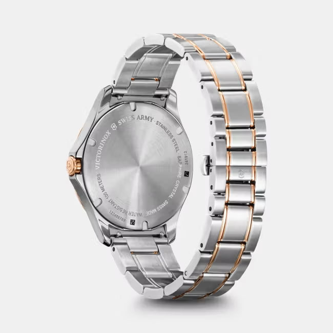 Achterkant van Victorinox Swiss Army Herenhorloge 30mm Alliance 241540 met roestvrijstalen band en roségouden accenten. Luxe Swiss Made horloge voor heren.