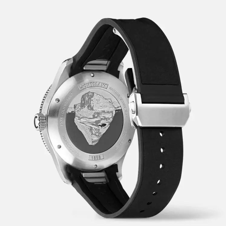 Montblanc 1858 Iced Sea Automatic Date ref:129372 herenhorloge 41mm met roestvrijstalen kast en zwarte rubberen band. Achterkant met gegraveerd ijsbergdesign.